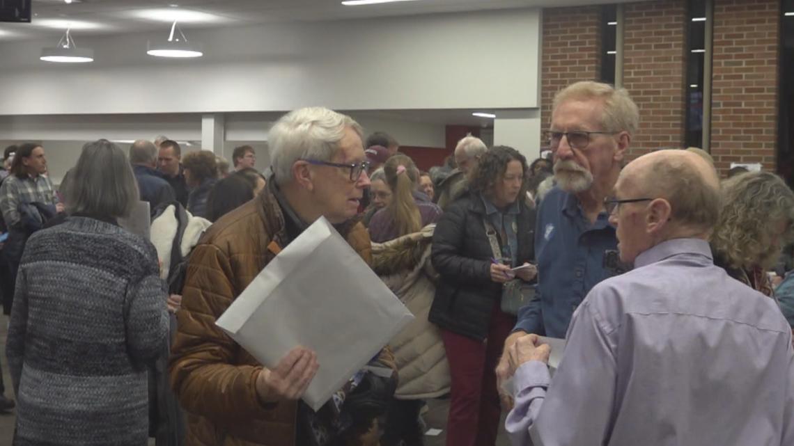 Minnesota caucuses draw big crowds as voters discuss priorities ahead of November elections