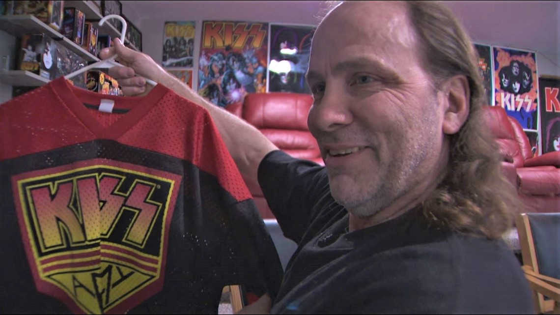 Minnesotan's quest to prove he has largest KISS collection - Vimarsana News
