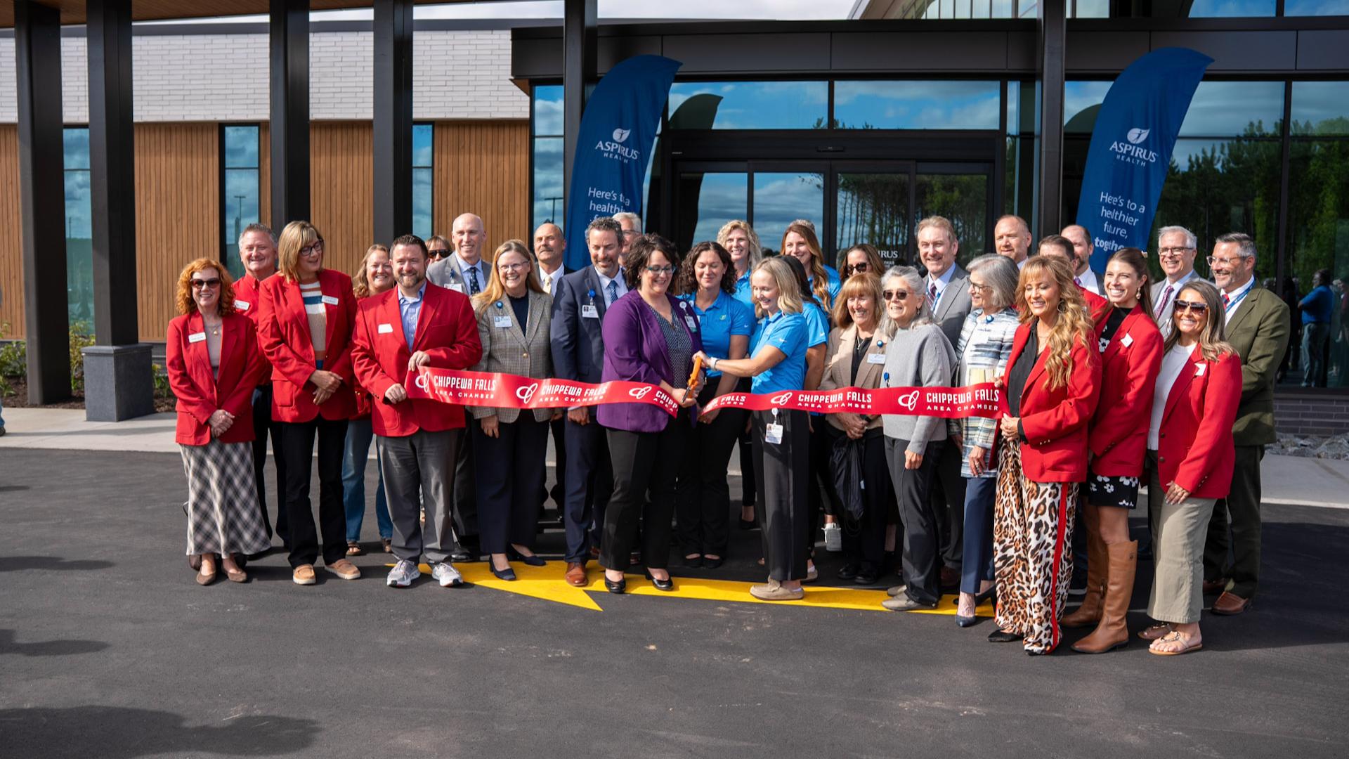 New hospital opens in western Wisconsin