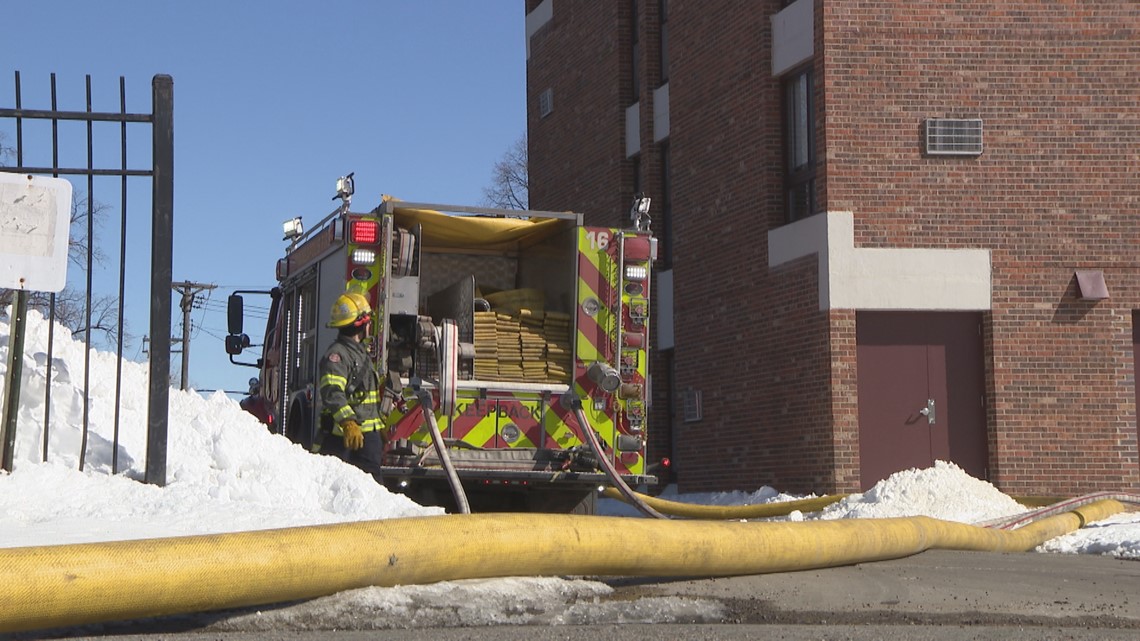 Man seriously injured in Minneapolis apartment fire