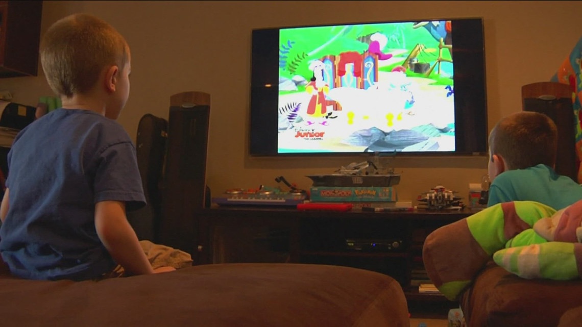 Cocomelon, Ms. Rachel, and your kids: Are children's TV shows hurting or helping?