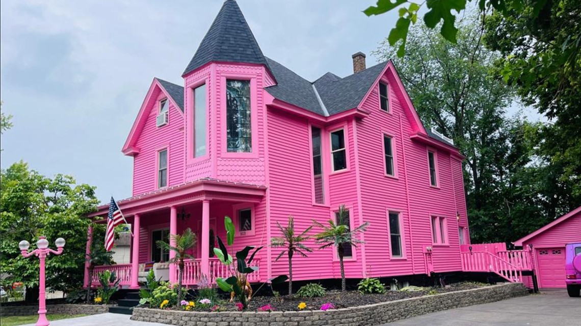 Barbiecore Castle' listed for $1.1 million in Hudson, WI | kare11.com