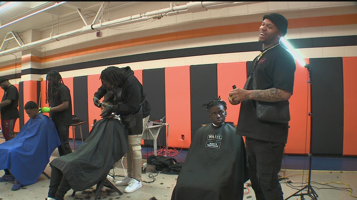 Faded Barbershop gives students free haircuts ahead of prom - Vimarsana News