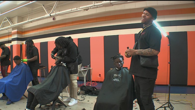 Uptown barbershop giving free haircuts ahead of Minneapolis South HS prom