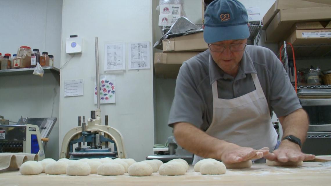 Aki's BreadHaus in Northeast Minneapolis is temporarily closing - Vimarsana News