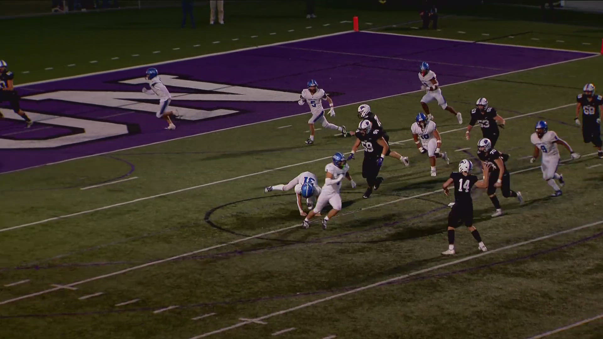 Keep up with the highlights from Friday's high school football matchup!