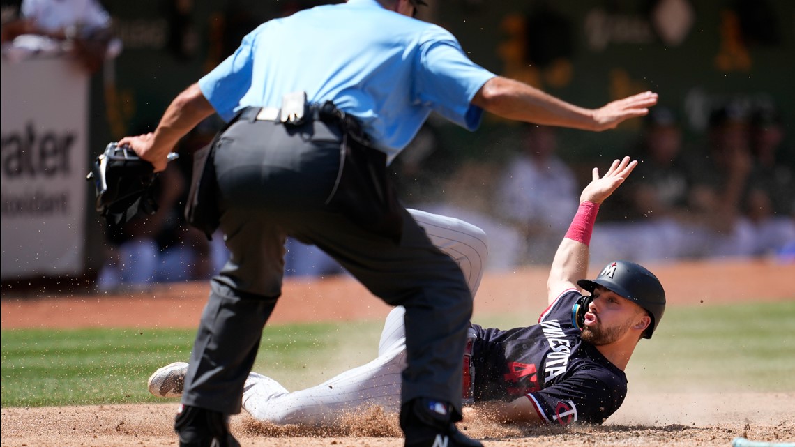 Farmer leads Twins offense in 10-7 win over Athletics