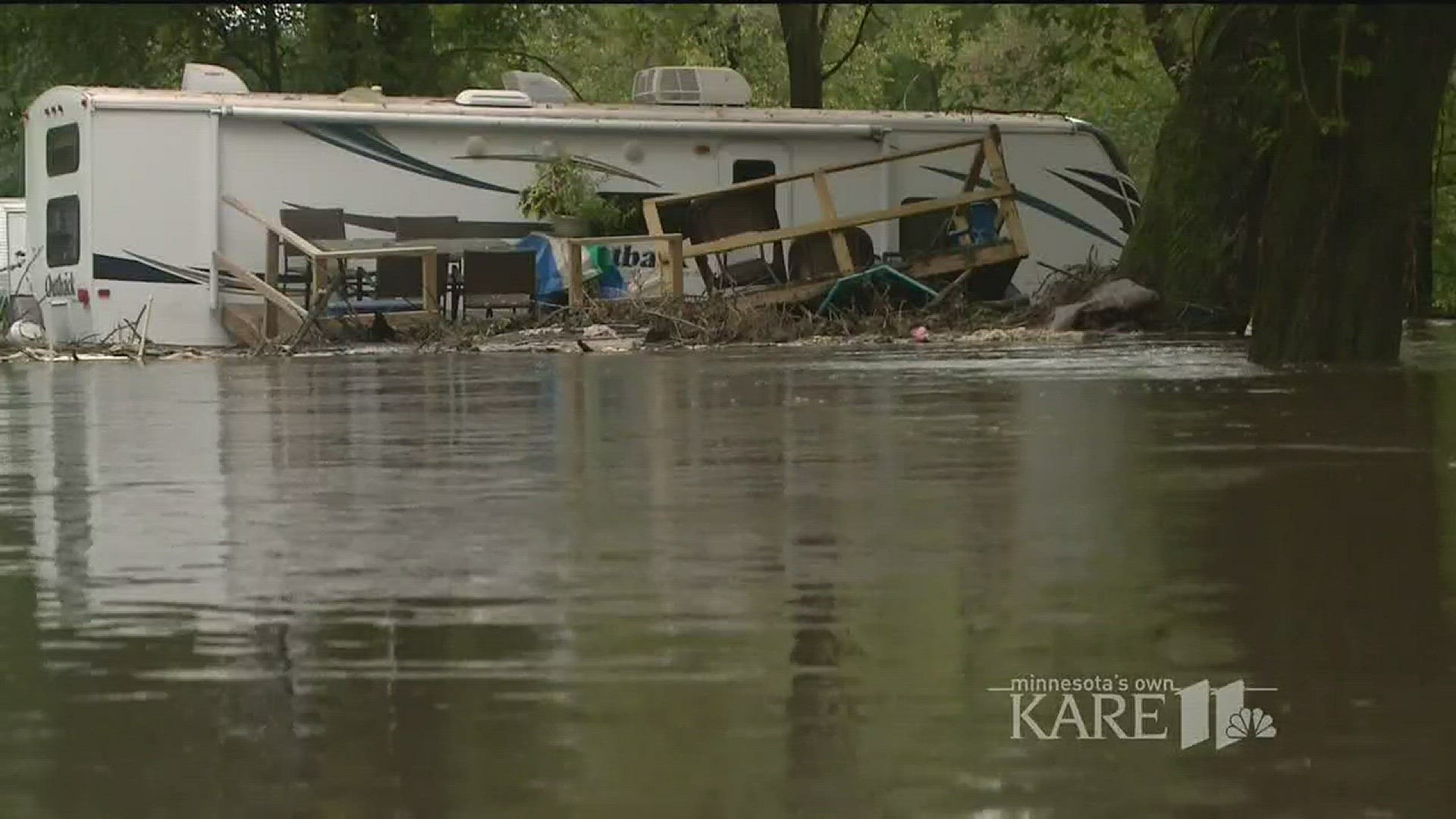 Zumbro River floods RV park