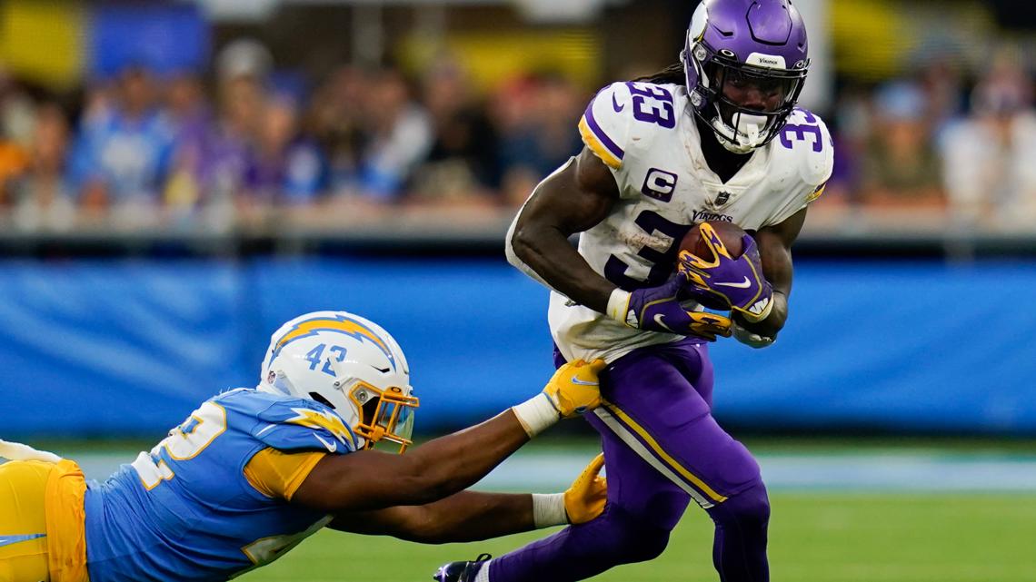 PHOTOS: Vikings notch 27-20 win over LA Chargers