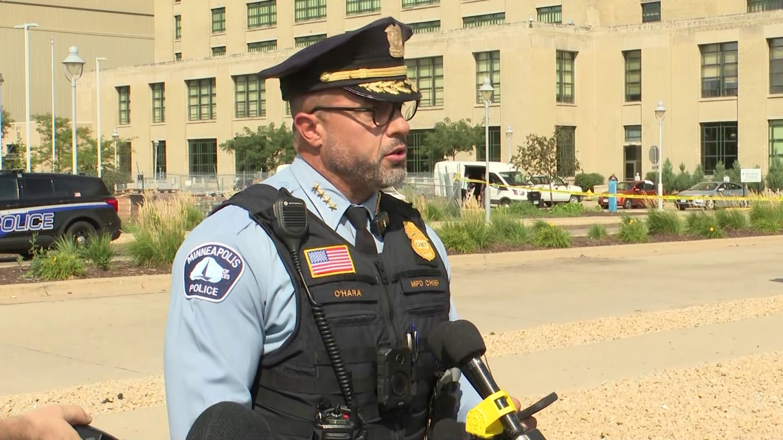 Police search for suspect in deadly shooting at Minneapolis bus shelter