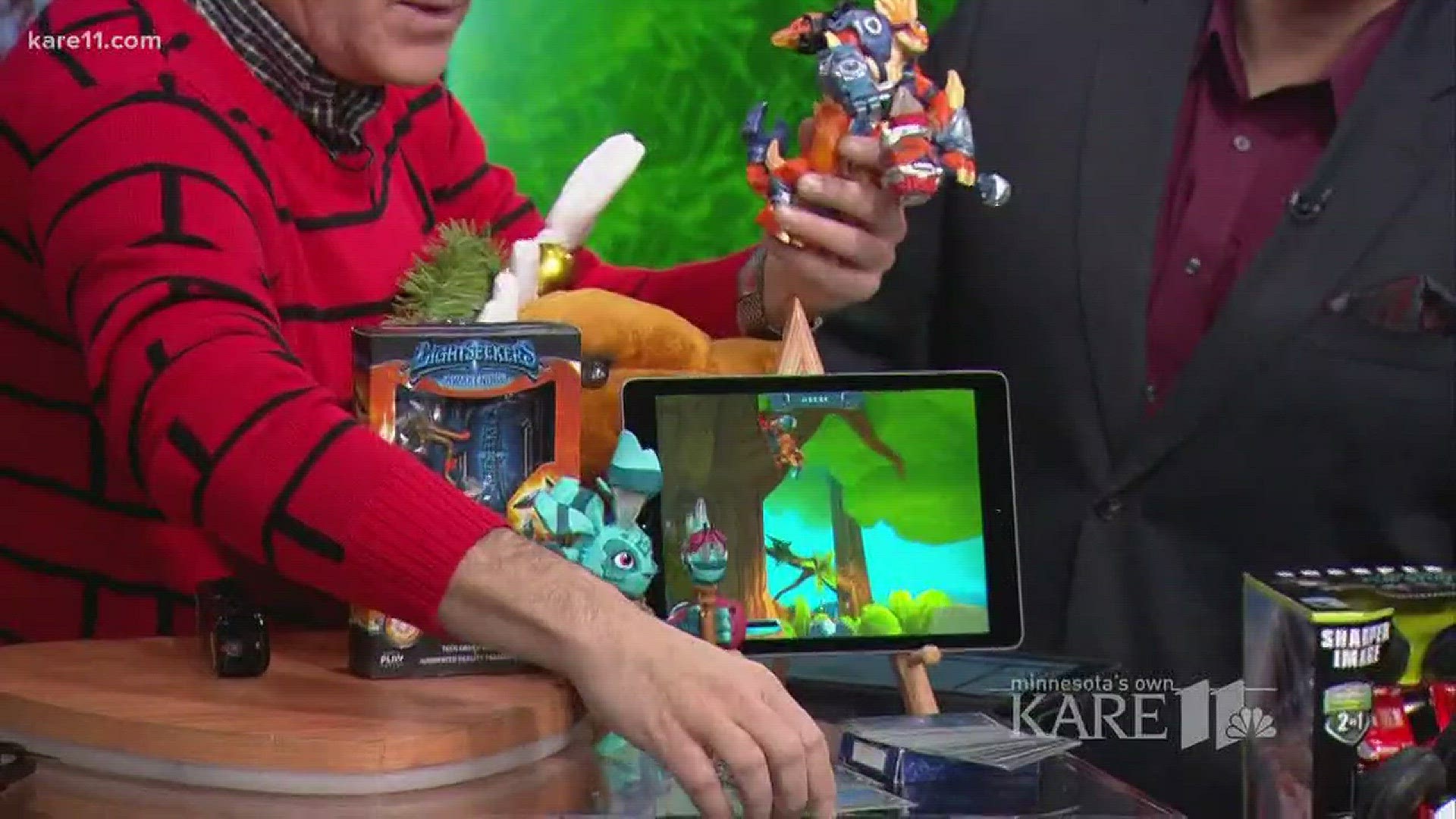 "Gadget Nation" author has 6 gadgets for kids and adults on your gift list. http://kare11.tv/2AH7OxF