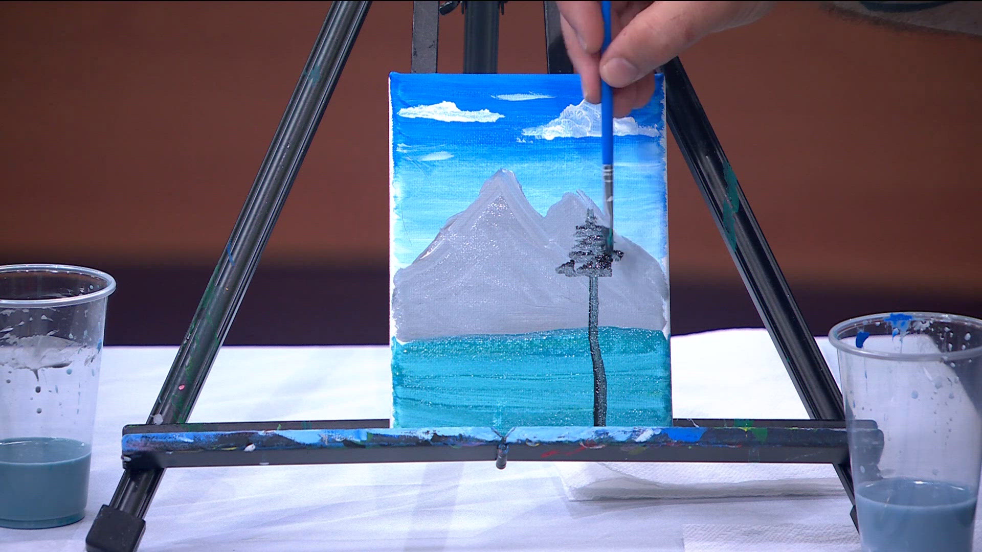 KARE 11 Sunrise team tries a Paint & Sip-style class