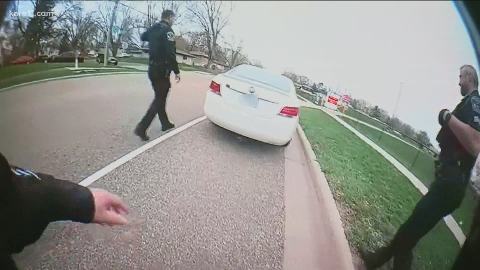 Karla Hult sat down with two law enforcement training experts to discuss what they see in police body camera video showing Daunte Wright's traffic stop.