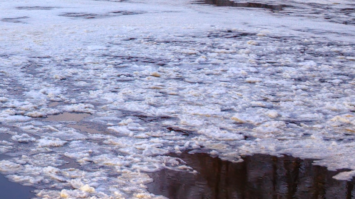 WI deer hunter rescued from river when kayak capsizes - Vimarsana News