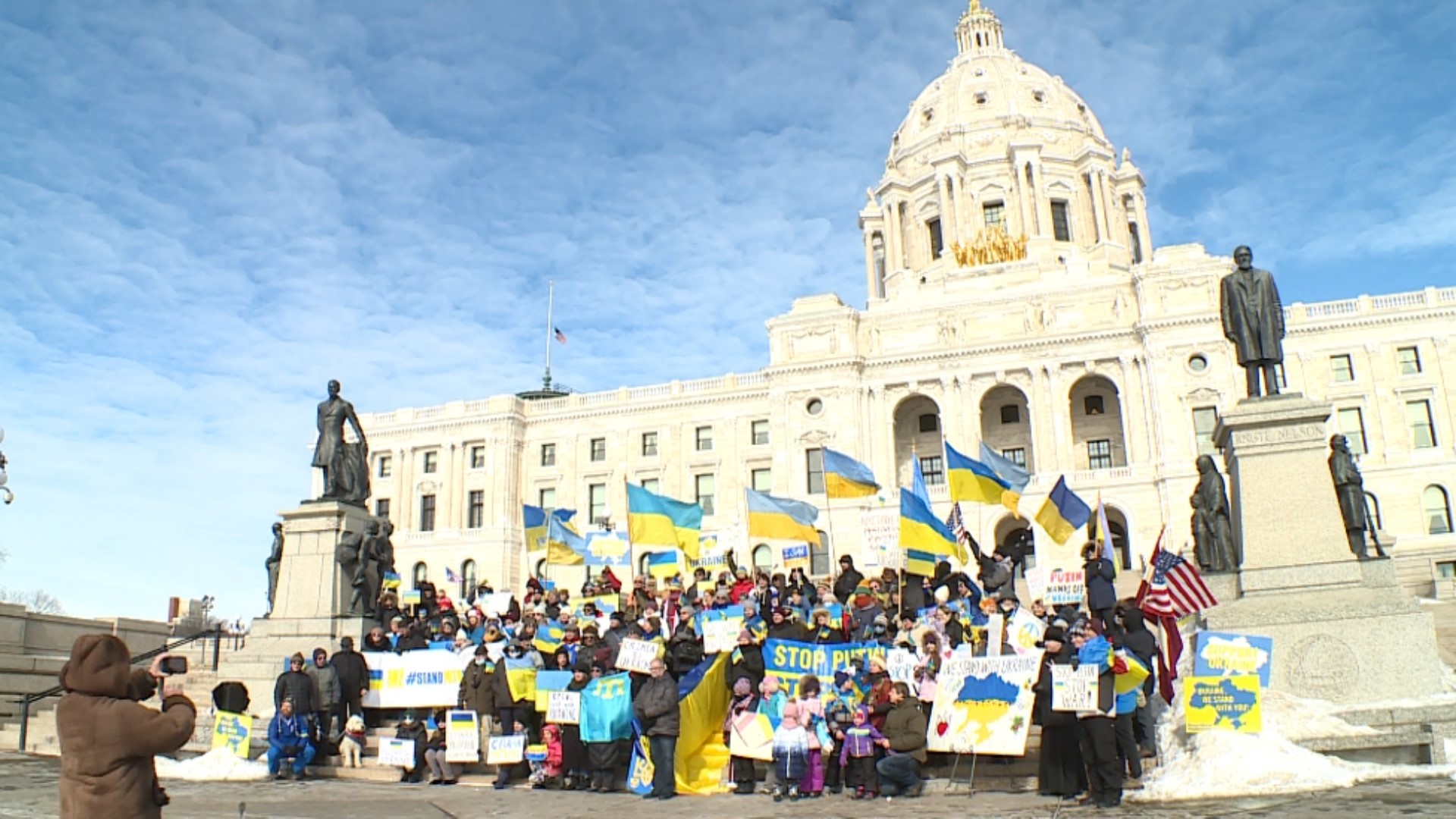 Saturday morning, around 100 community members voiced their support for Ukrainians living in Minnesota, as well as those with family who live abroad.