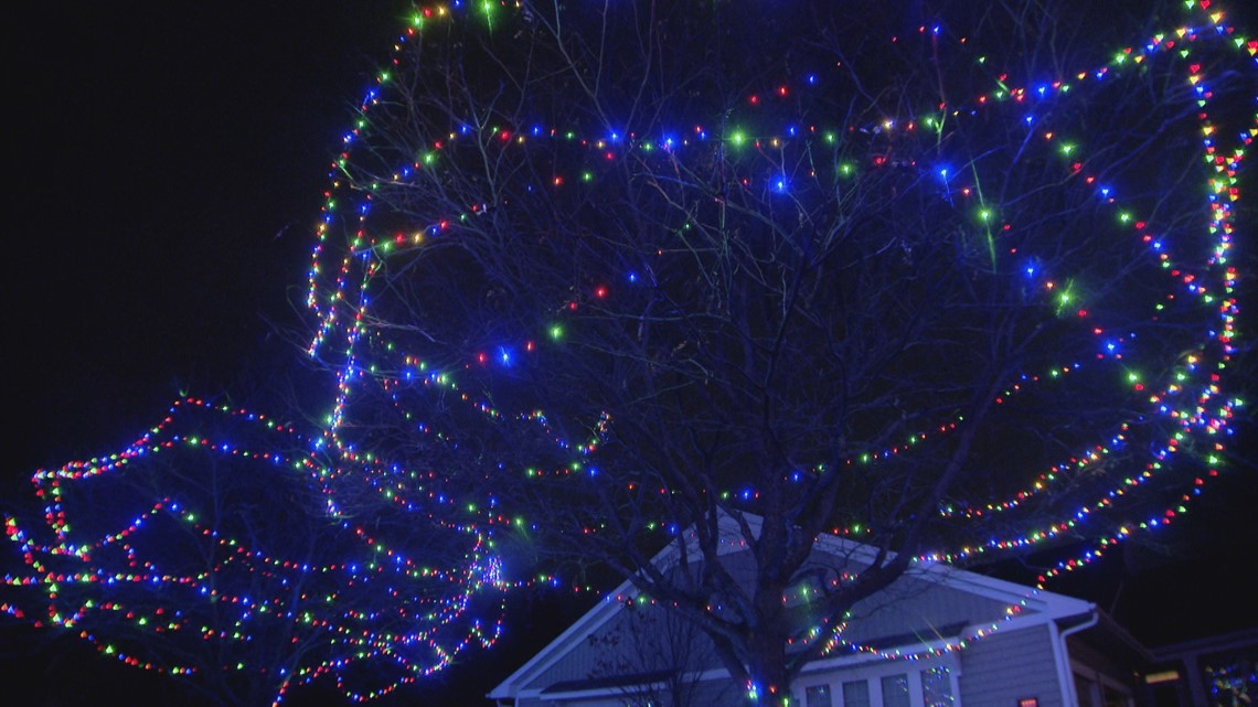 Eagan subdivision lights up for Christmas again to remember