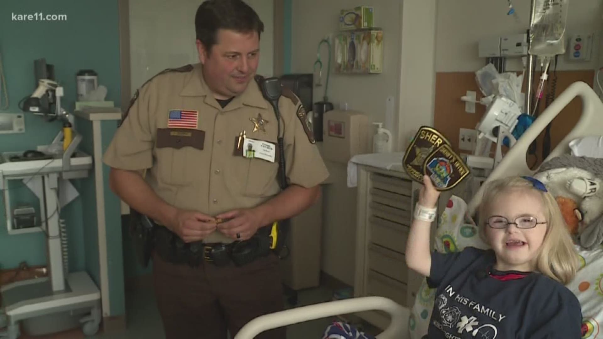 Police officers pay hospital visits to 'cookie girl'