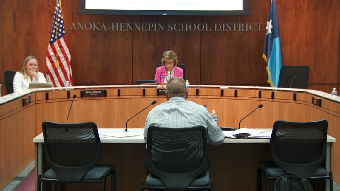 Minnesota's largest school district learns first round of suggested superintendent candidates