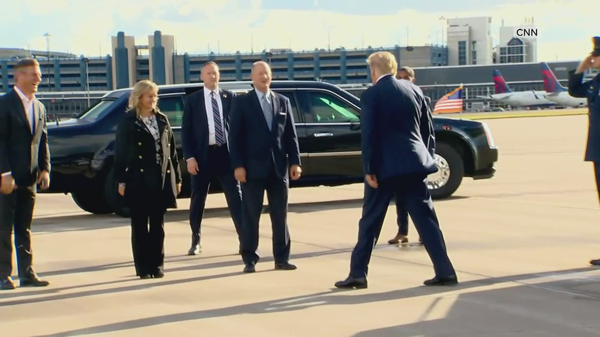 Video shows members of Minnesota's congressional delegation greeting President Trump on arrival at MSP Airport on Wednesday, Sept. 30.