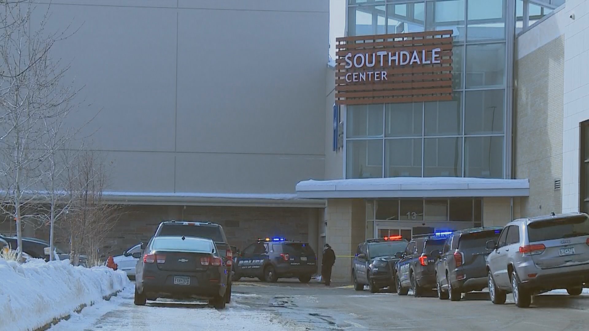 Lockdown lifted after gun fired inside Southdale Mall | kare11.com