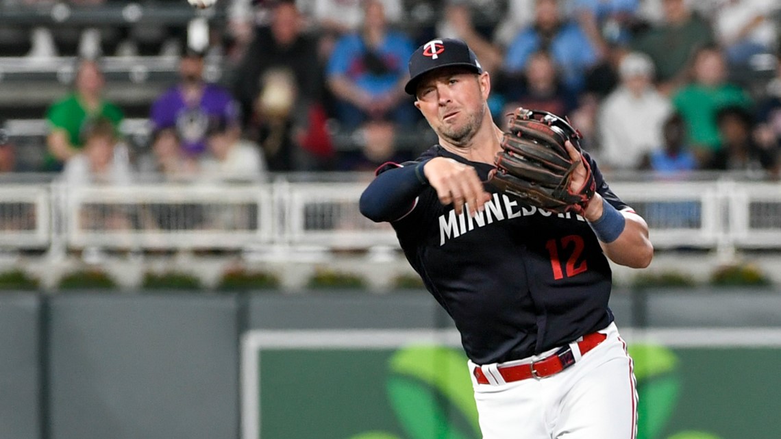 Twins infielder Kyle Farmer 'in fairly good spirits' after surgery – Twin  Cities