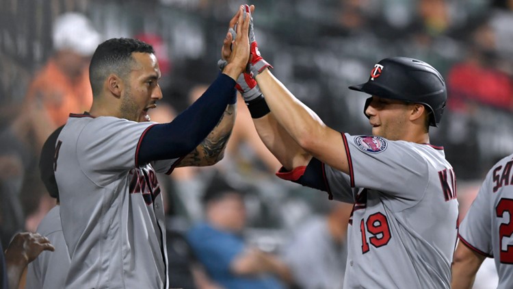 Twins pound White Sox for a second game, winning 8-2