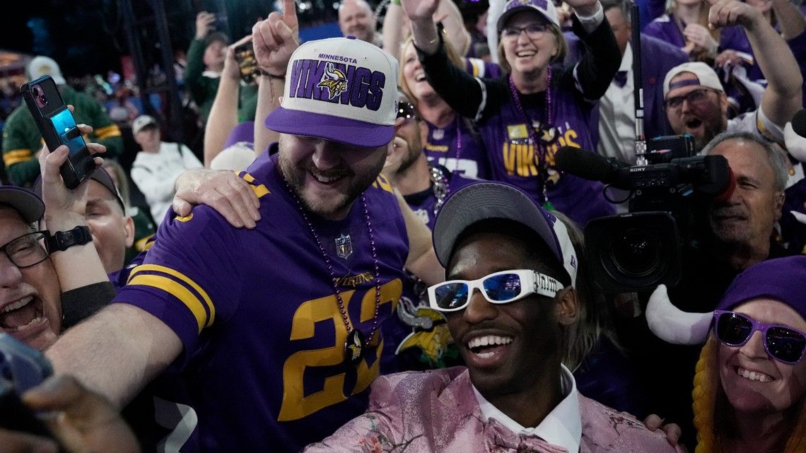 2022 NFL Draft: Minnesota Vikings take X No.12 overall