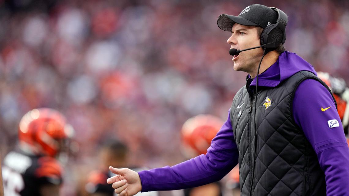 ASTRID AND APOLLO And The Brilliant Book Report By V.T. Bidania (English) Paperb EUR 15,89