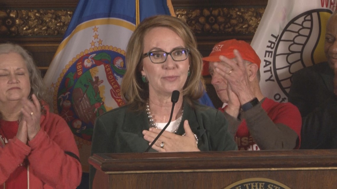 Gabby Giffords brings gun reform message to Minnesota - Vimarsana News