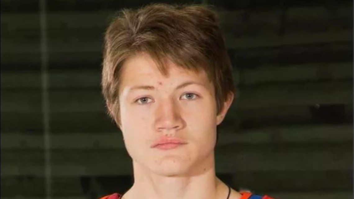 St. Cloud youth hockey player dies in crash