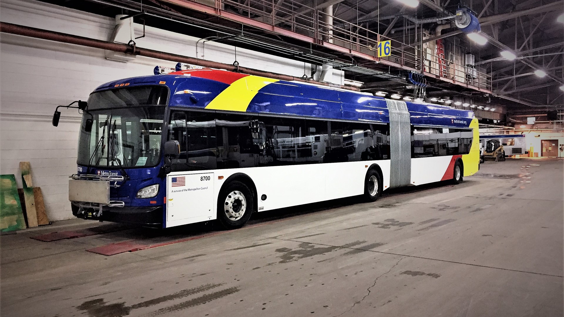 Metro Transit unveils first electric bus