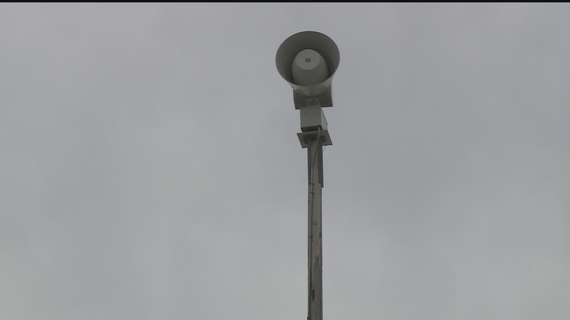 KARE 11 meteorologist Ben Dery explains different ways that people can get alerts about weather warnings.