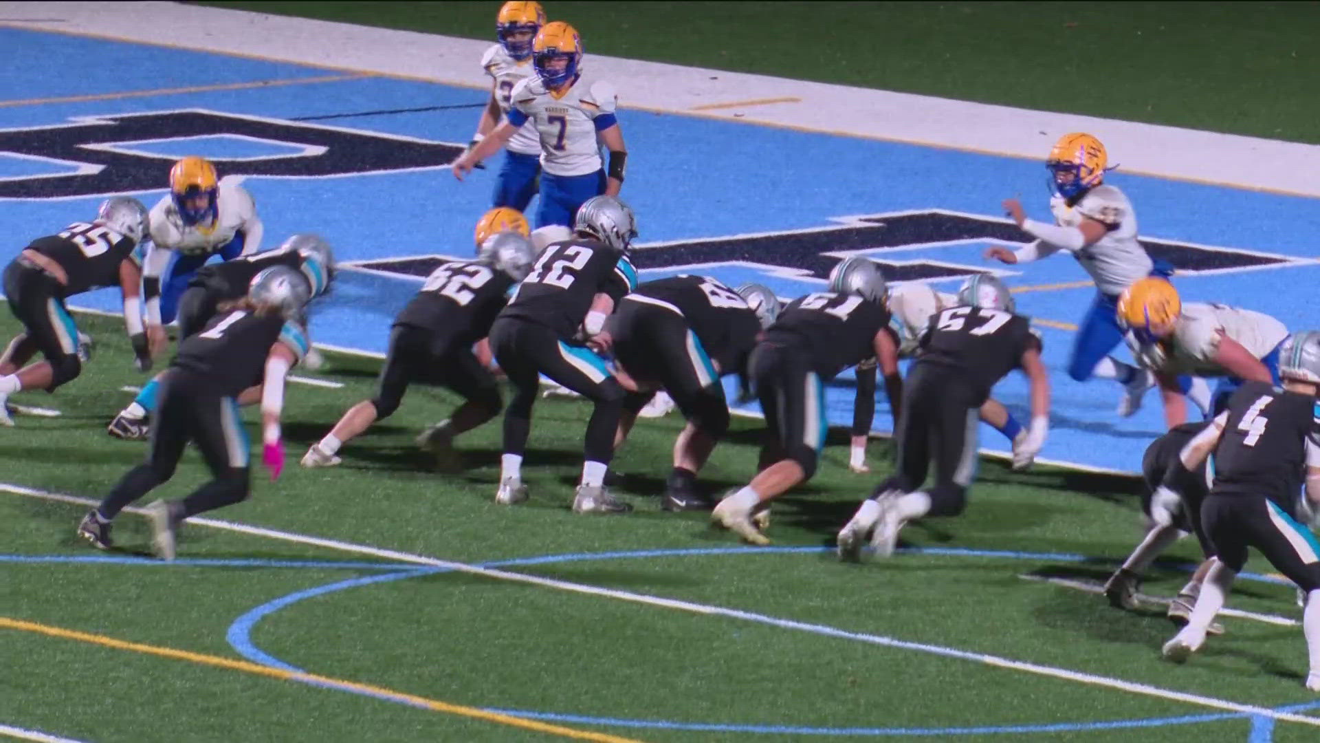 Keep up with the highlights from Friday's high school football matchup!
