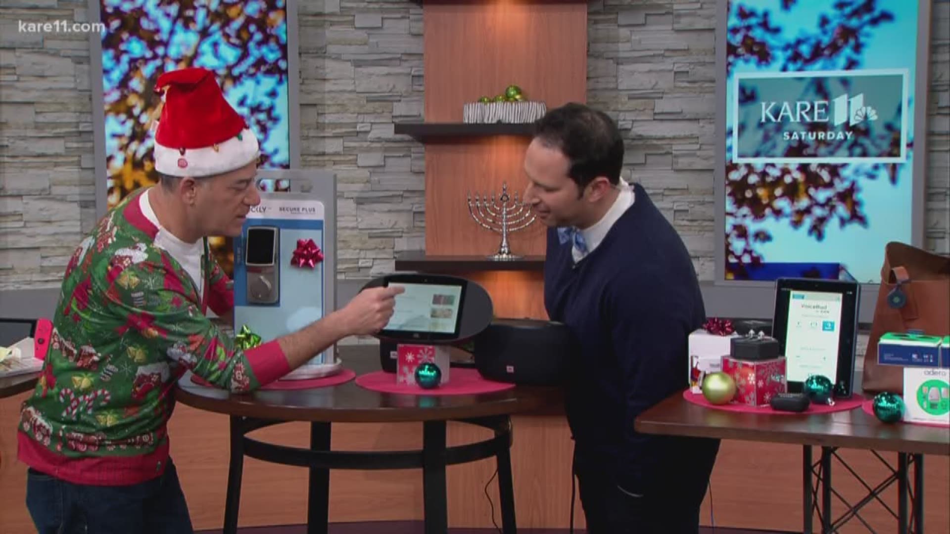 Gadget Nation author Steve Greenberg shows off some of this holiday's top tech gadgets. 
https://www.kare11.com/article/news/local/kare11-saturday/tech-the-halls-with-gadget-nation-author-steve-greenberg/89-618872497