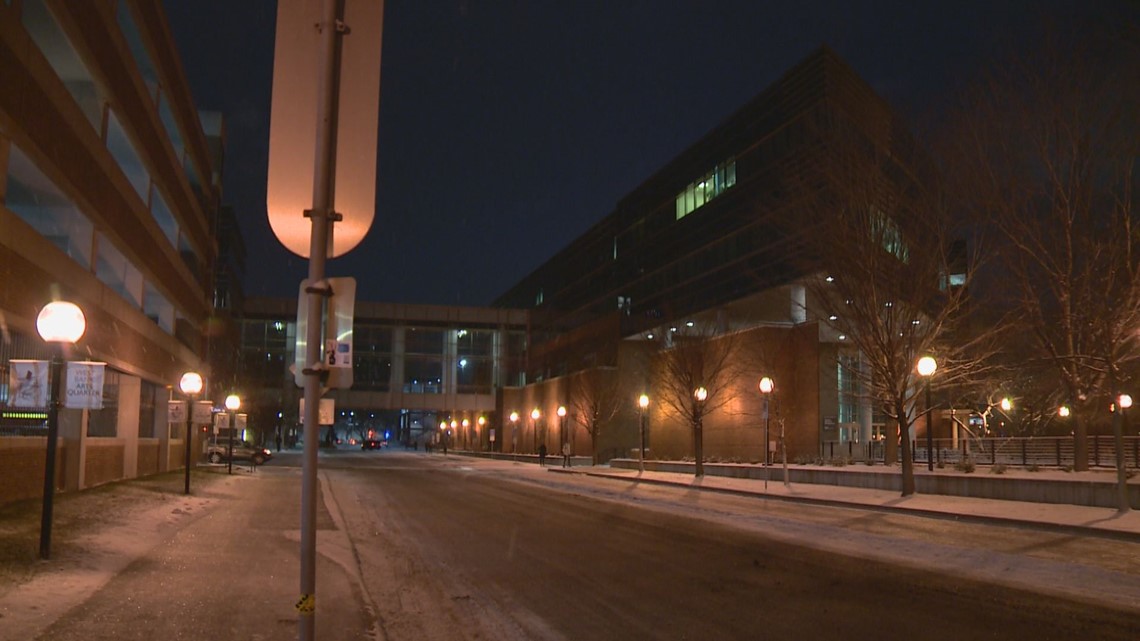 U of M issues alert after intruder spotted in dorm bathroom - Vimarsana News