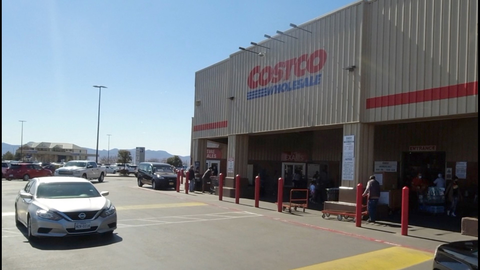 Costco is warning customers of a toilet paper shortage due to order delays. Veuer's Maria Mercedes Galuppo has the story.