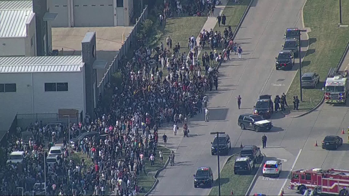 Allen Premium Outlets shooting - Vimarsana News