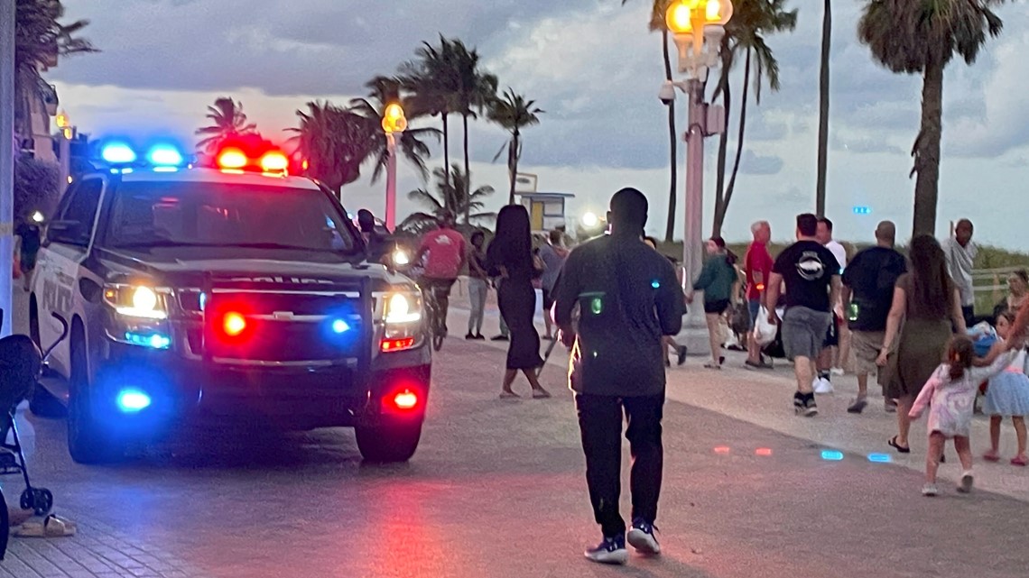 At least nine people wounded in Memorial Day mass shooting at Florida beach (video)