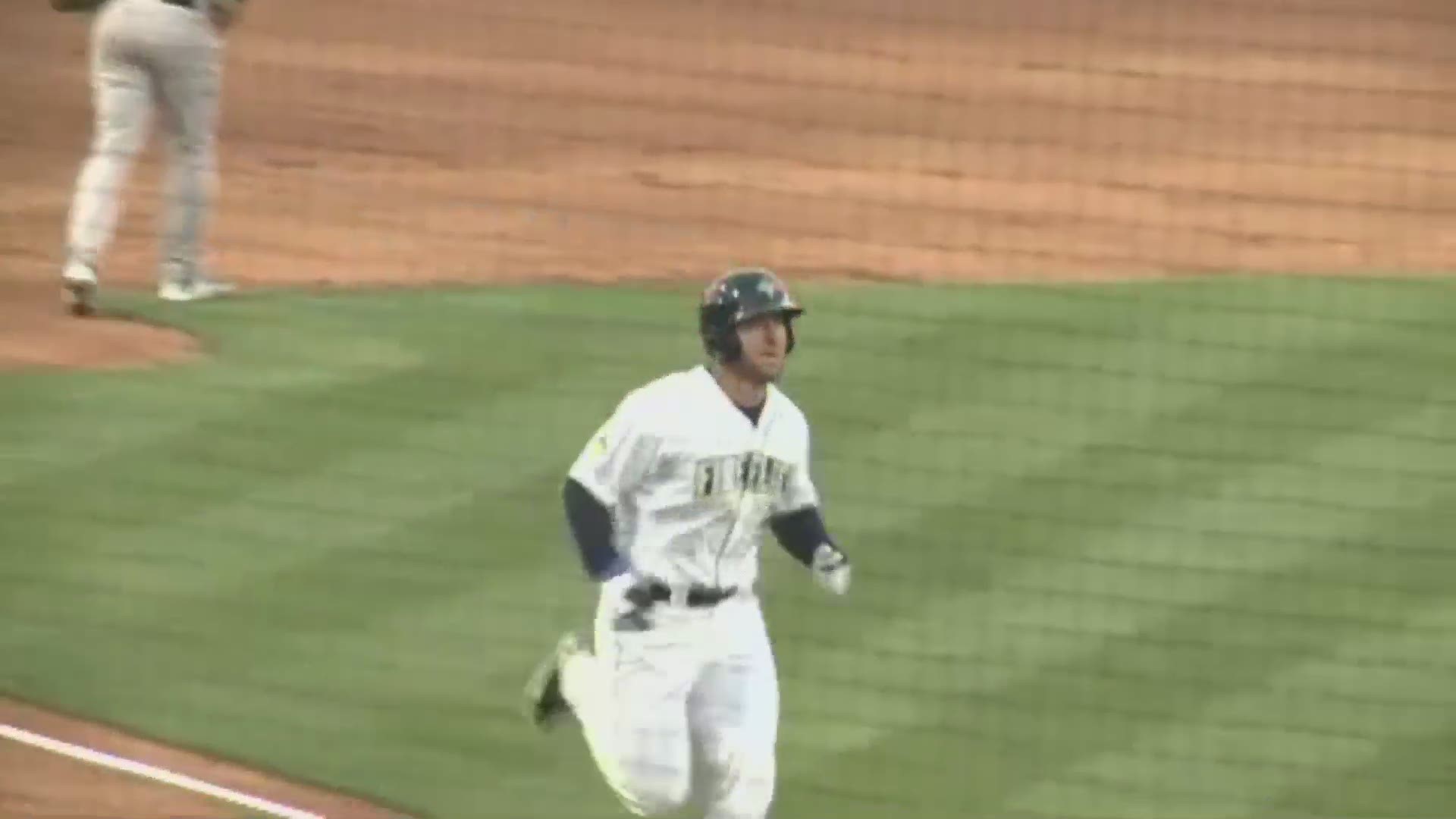 Tim Tebow hits a home run on the first pitch of his professional