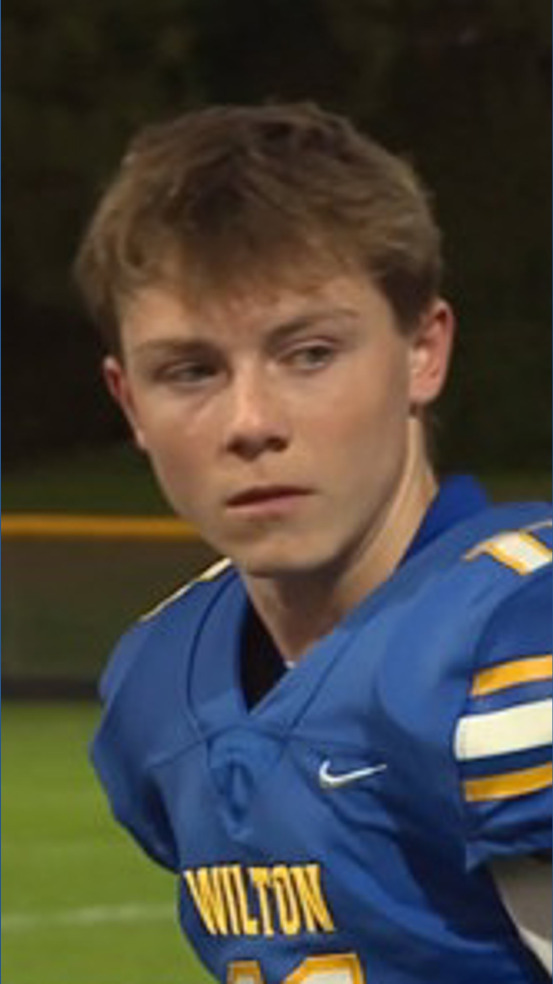 Iowa high school student returns to football team after cancer battle