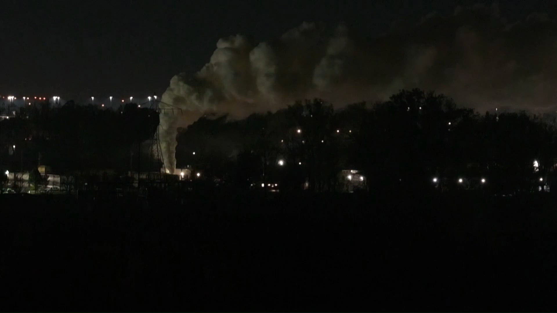 Chemical leak in Toledo, Ohio, prompts evacuation order within 1 mile over fears of an explosion