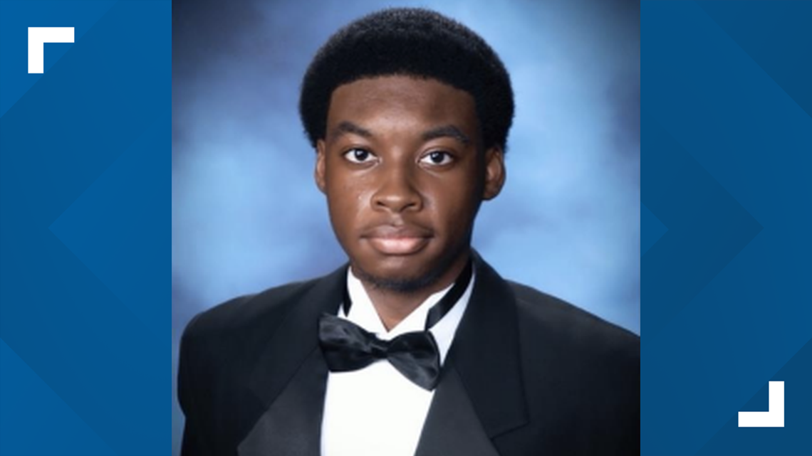 Franklin teen accepted to 40 colleges, receives $1.6 million in scholarships - Vimarsana News