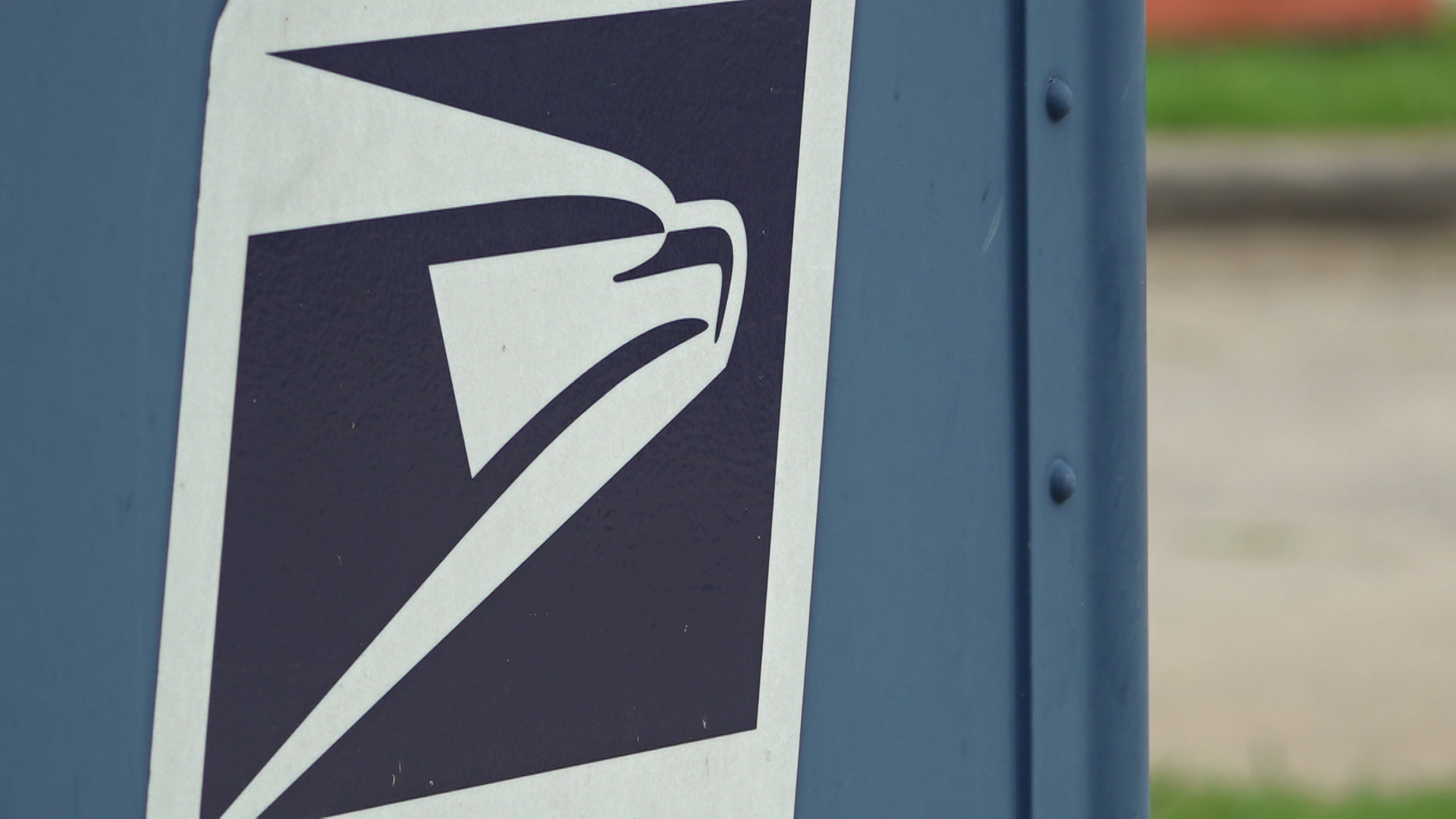 Texas man accused of recruiting mail carriers into multimillion-dollar check theft ring