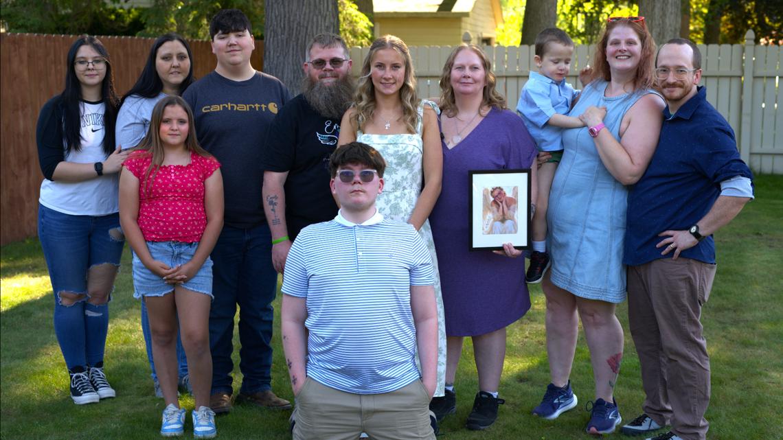 Organ recipients show up for Michigan family on late daughter's graduation night